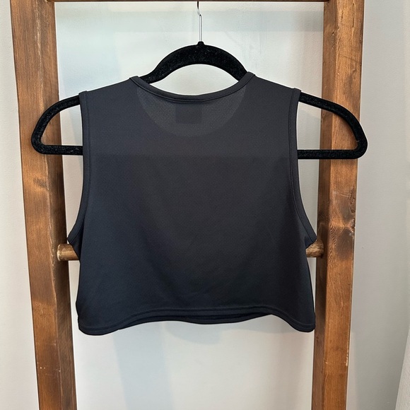 Gymshark Training Crop Tank - Picture 2 of 7